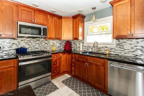 22276 Sandy Lane Fairview Park OH 44126