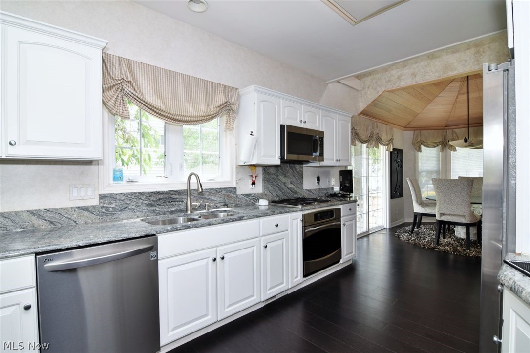 417 W Glengary Circle Highland Heights OH 44143