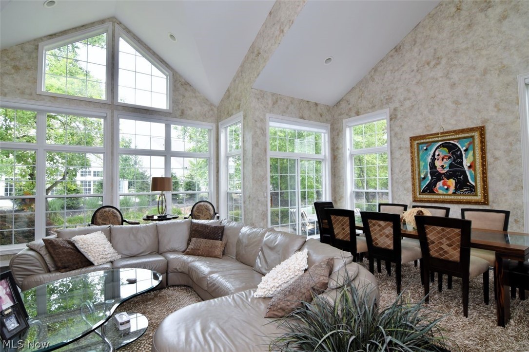 417 W Glengary Circle Highland Heights OH 44143