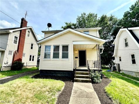 712 Lovers Lane Akron OH 44306