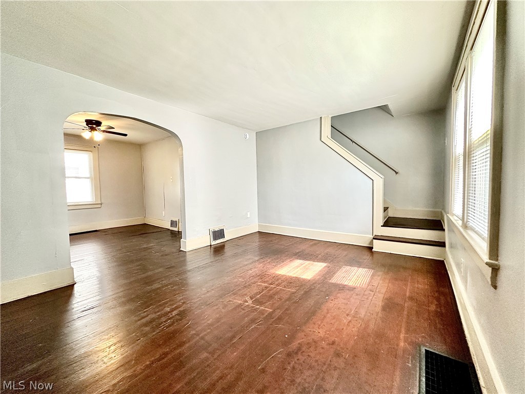 712 Lovers Lane Akron OH 44306