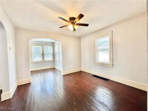 712 Lovers Lane Akron OH 44306