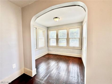 712 Lovers Lane Akron OH 44306