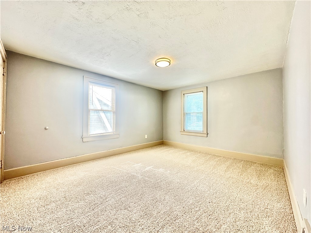712 Lovers Lane Akron OH 44306