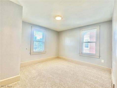 712 Lovers Lane Akron OH 44306