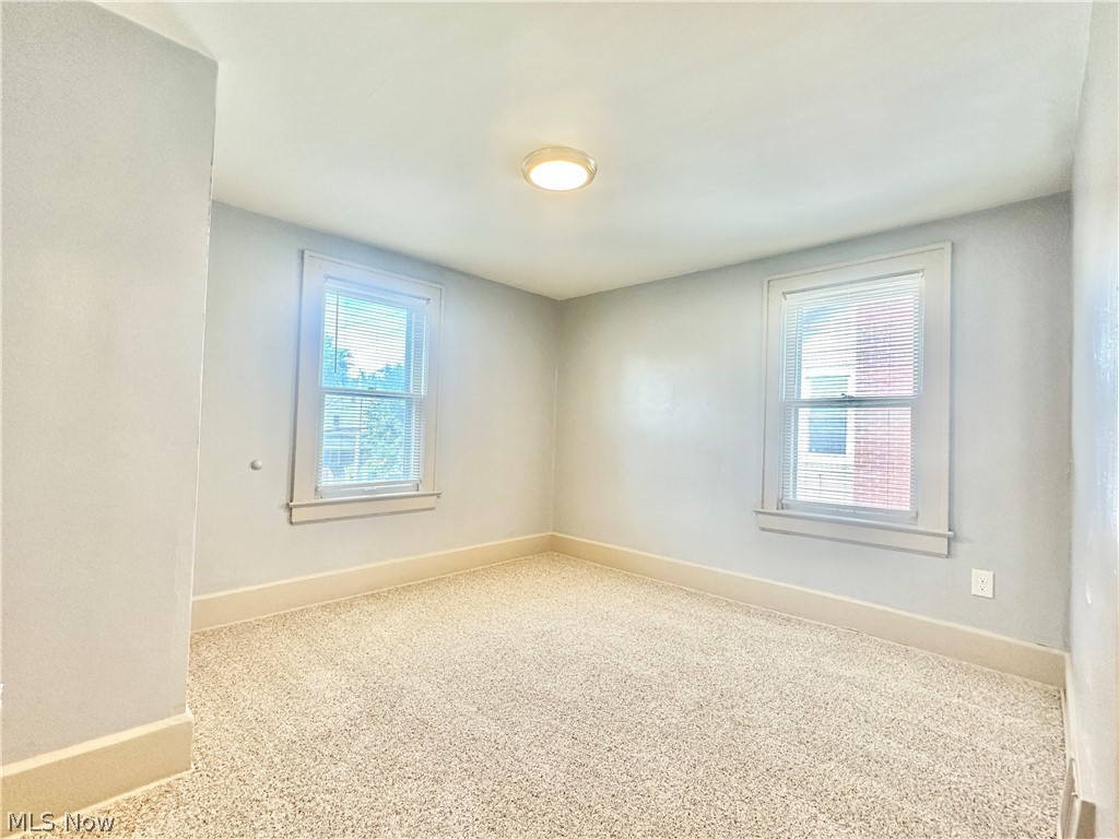 712 Lovers Lane Akron OH 44306