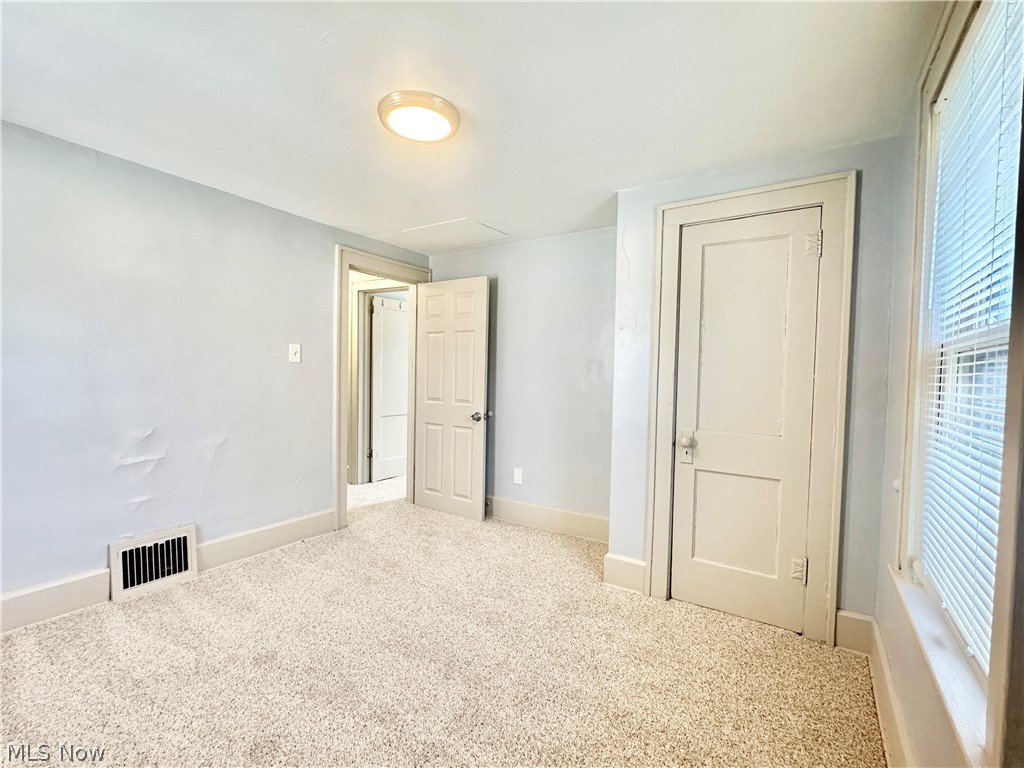 712 Lovers Lane Akron OH 44306