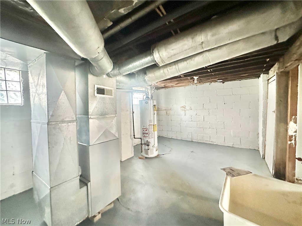 712 Lovers Lane Akron OH 44306