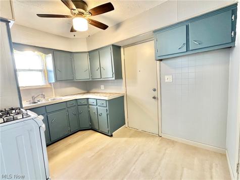 712 Lovers Lane Akron OH 44306