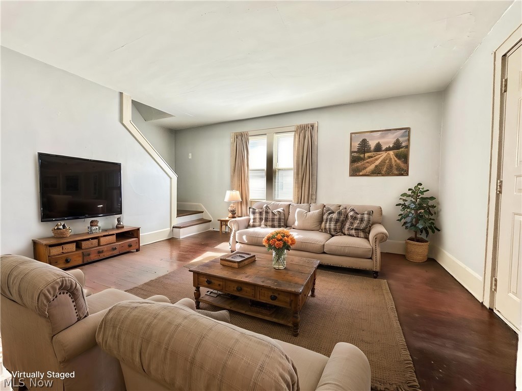 712 Lovers Lane Akron OH 44306
