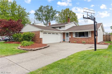 25082 Randall Drive North Olmsted OH 44070