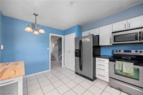 25082 Randall Drive North Olmsted OH 44070
