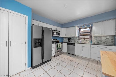 25082 Randall Drive North Olmsted OH 44070