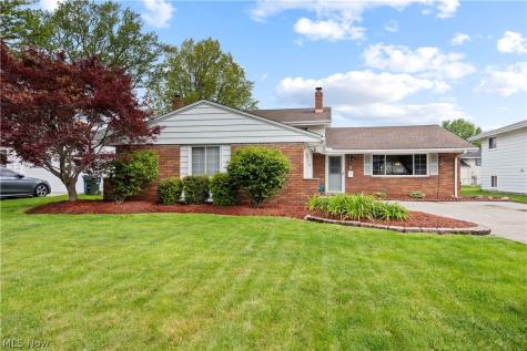 25082 Randall Drive North Olmsted OH 44070