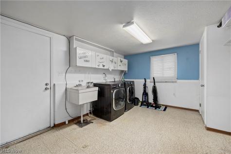 25082 Randall Drive North Olmsted OH 44070