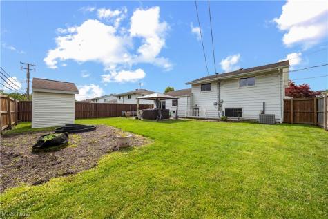 25082 Randall Drive North Olmsted OH 44070