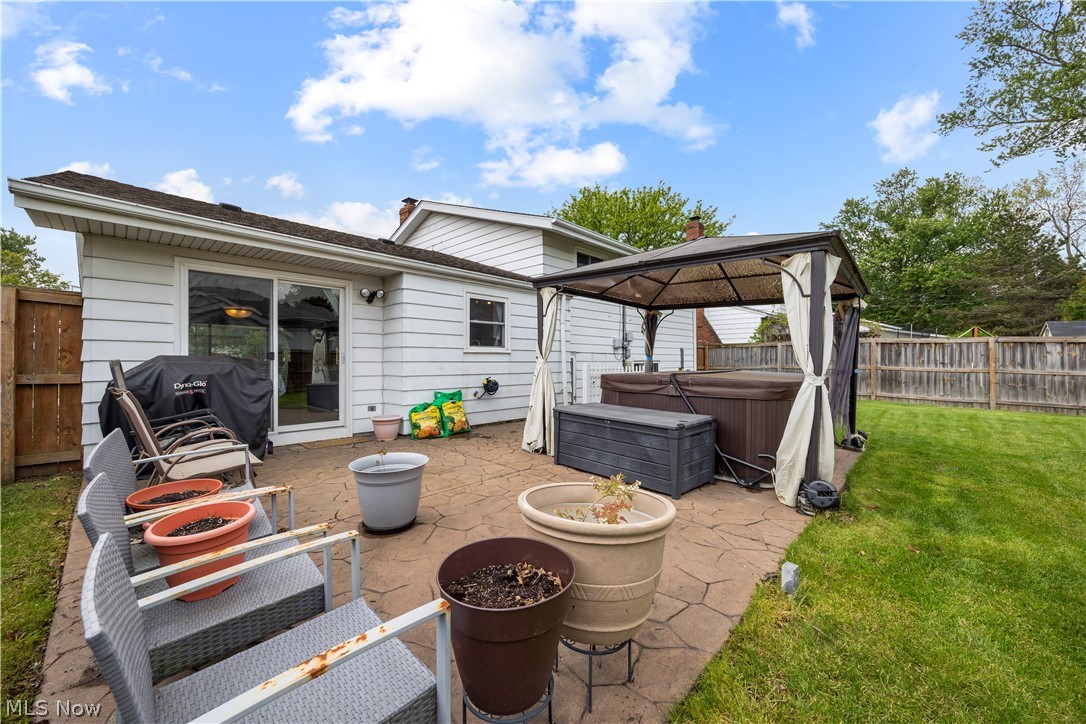 25082 Randall Drive North Olmsted OH 44070