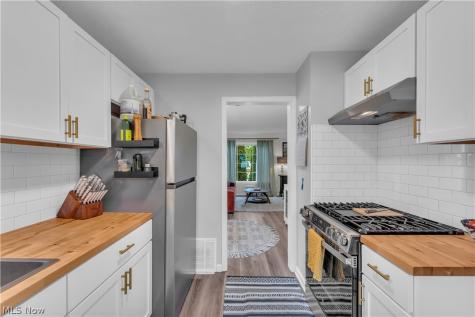4198 Wilmington Road South Euclid OH 44121