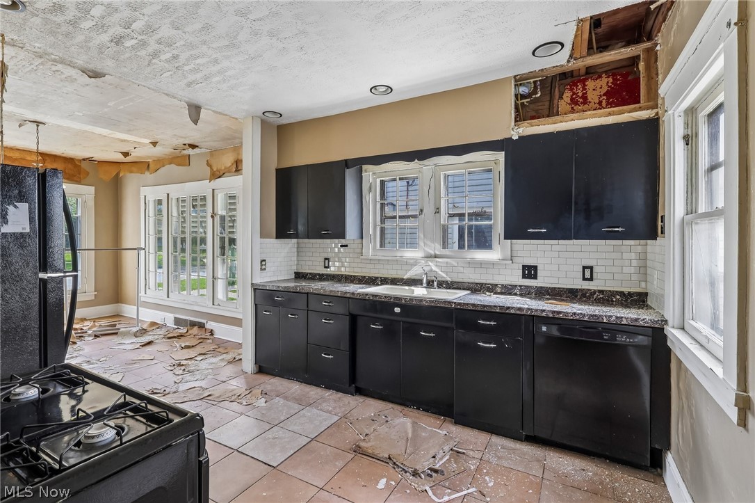 6821 Fleet Avenue Cleveland OH 44105