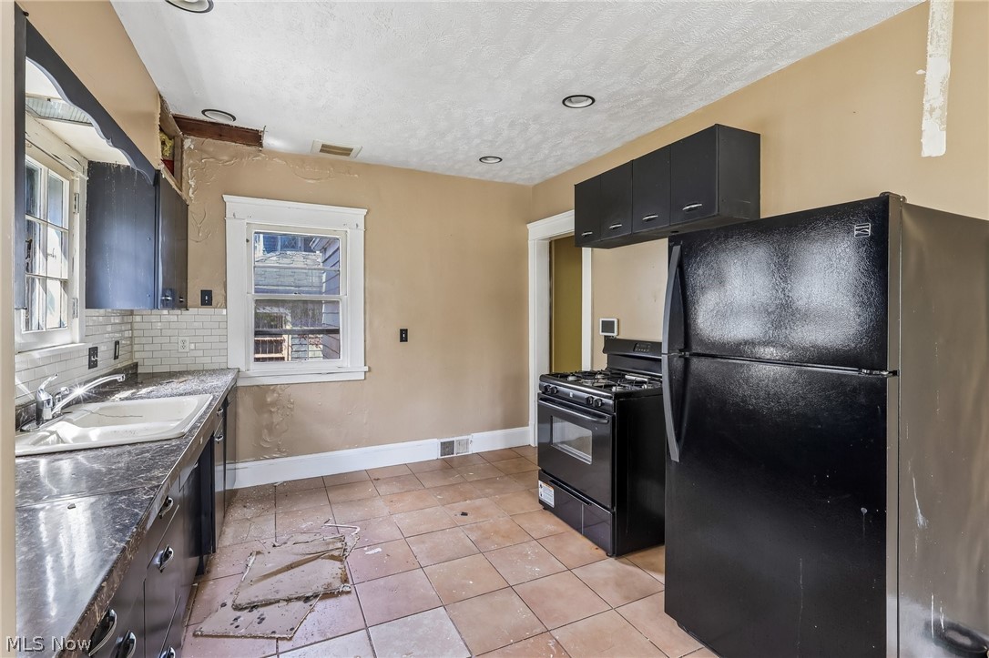 6821 Fleet Avenue Cleveland OH 44105