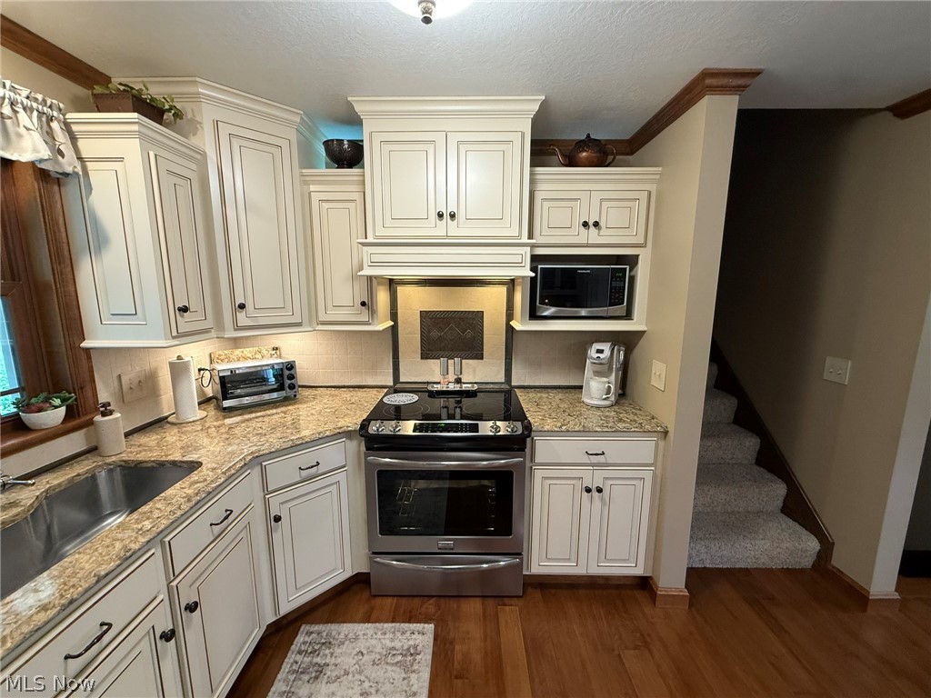 410 Stratton Avenue SW New Philadelphia OH 44663