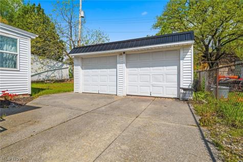 12023 Maple Leaf Drive Garfield Heights OH 44125