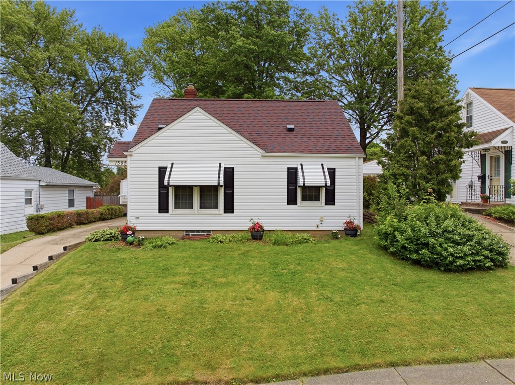 1585 Thornapple Avenue Akron OH 44301