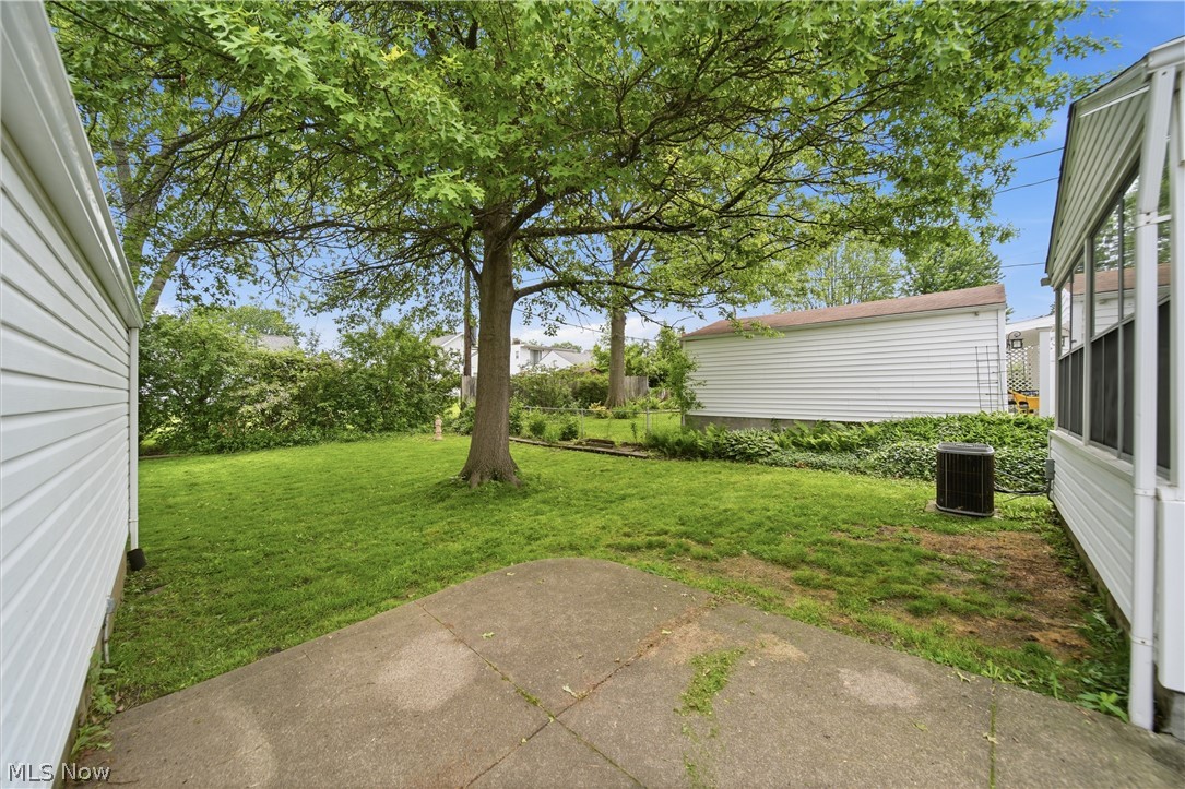 1585 Thornapple Avenue Akron OH 44301