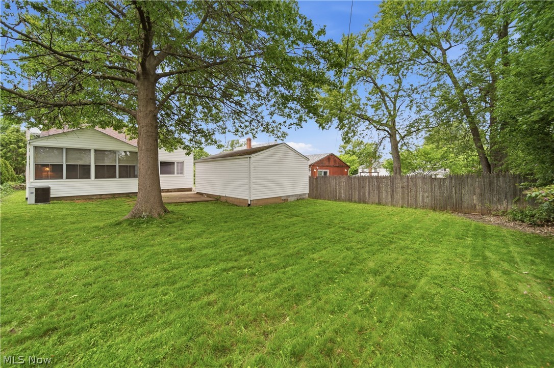 1585 Thornapple Avenue Akron OH 44301