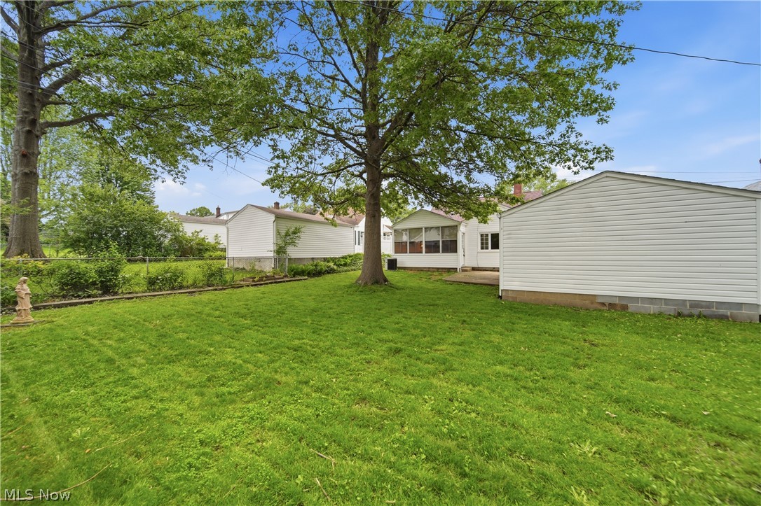 1585 Thornapple Avenue Akron OH 44301