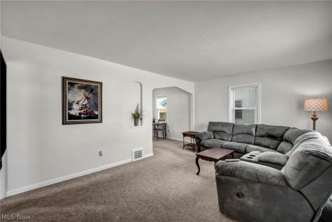 424 E 326th Street Willowick OH 44095