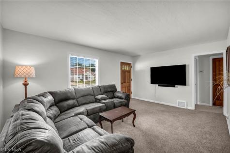 424 E 326th Street Willowick OH 44095