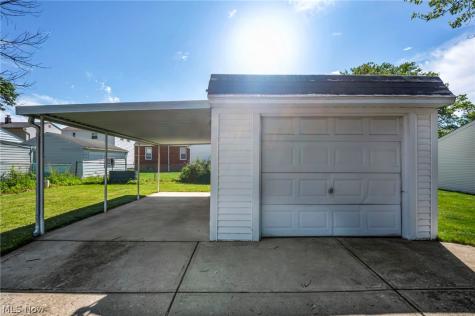 424 E 326th Street Willowick OH 44095