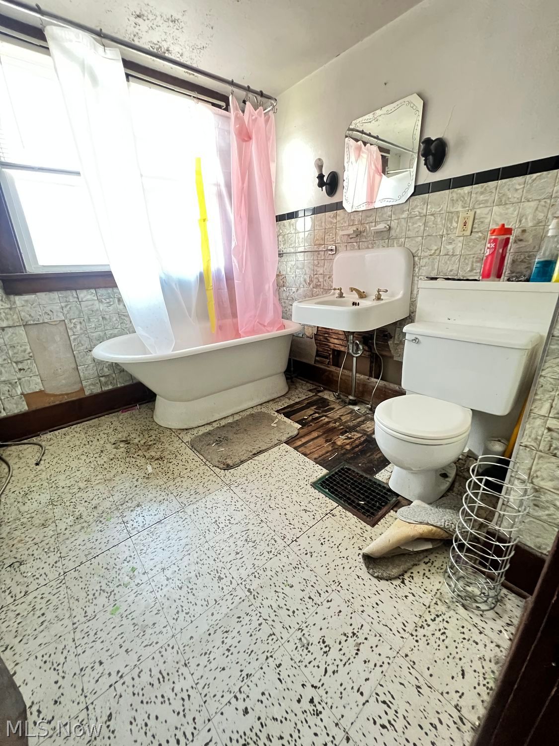 47 S Lake Street Madison OH 44057