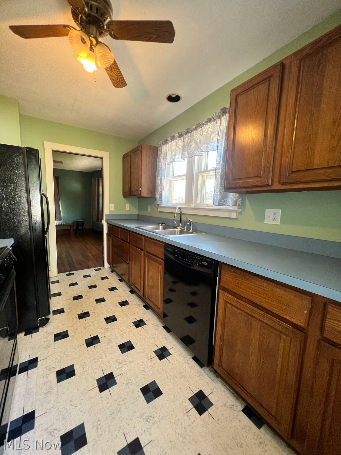 47 S Lake Street Madison OH 44057