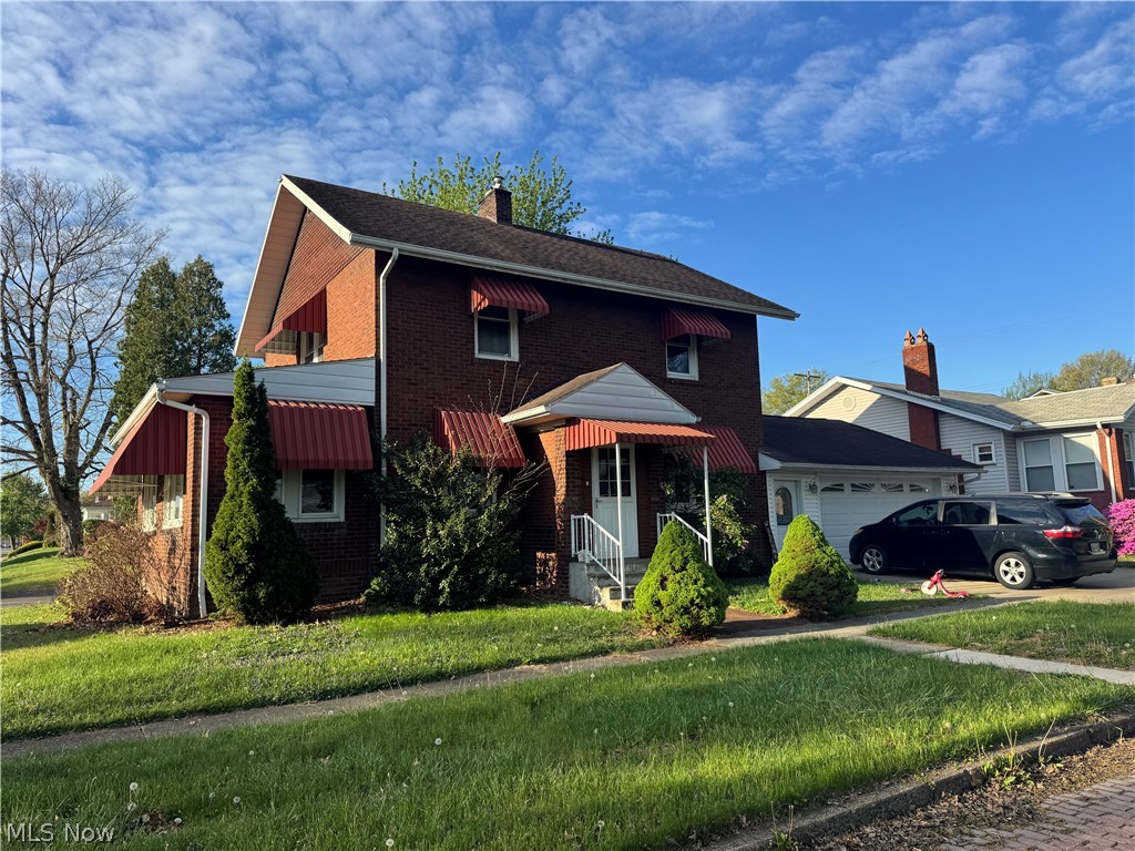 936 N Main Street Uhrichsville OH 44683