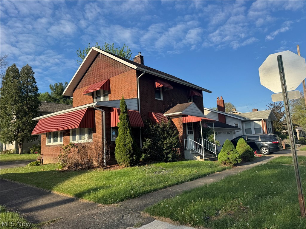 936 N Main Street Uhrichsville OH 44683
