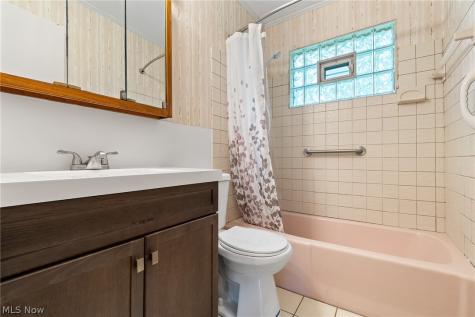 6175 Barry Court Mentor OH 44060