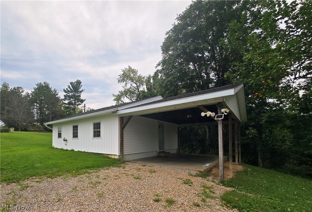 1225 Greenhouse Road Zanesville OH 43701