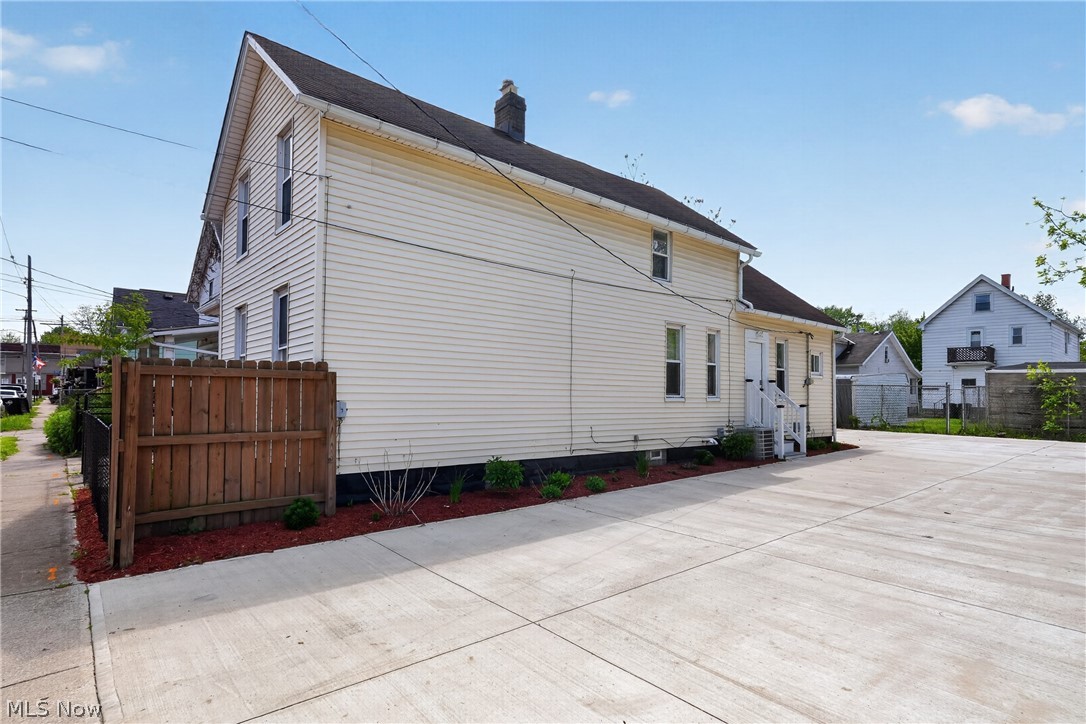 3346 W 59th Place Cleveland OH 44102