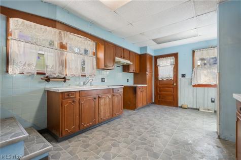 372 N Firestone Boulevard Akron OH 44301