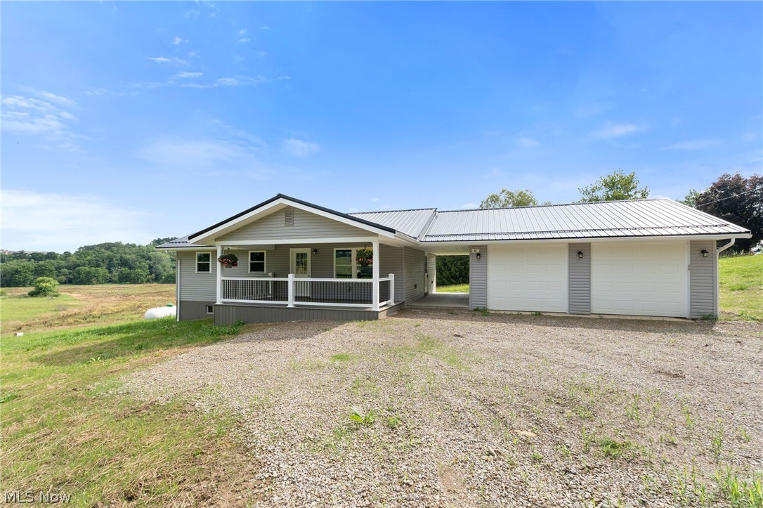 41 Penny Road SW Carrollton OH 44615
