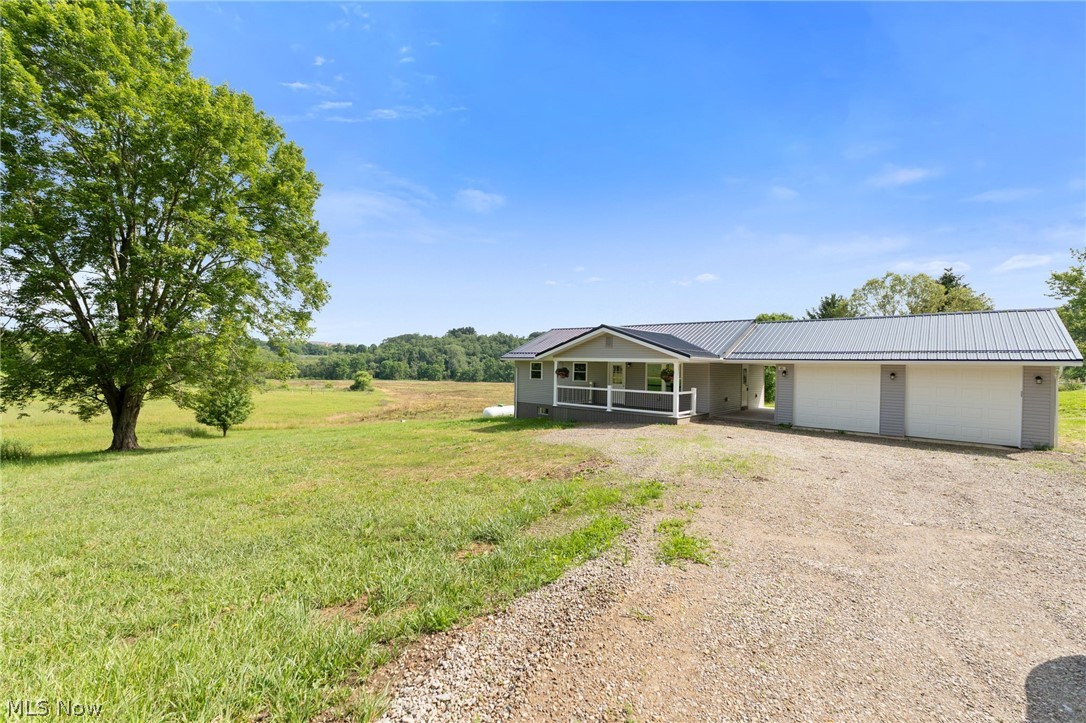 41 Penny Road SW Carrollton OH 44615