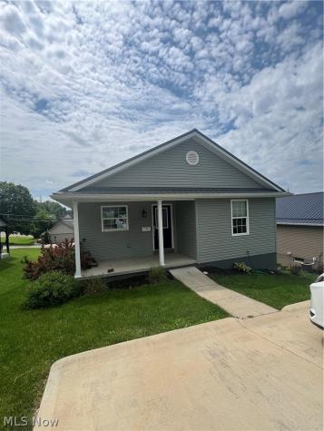 357 E Liberty Street Millersburg OH 44654