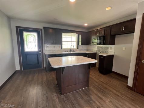 357 E Liberty Street Millersburg OH 44654
