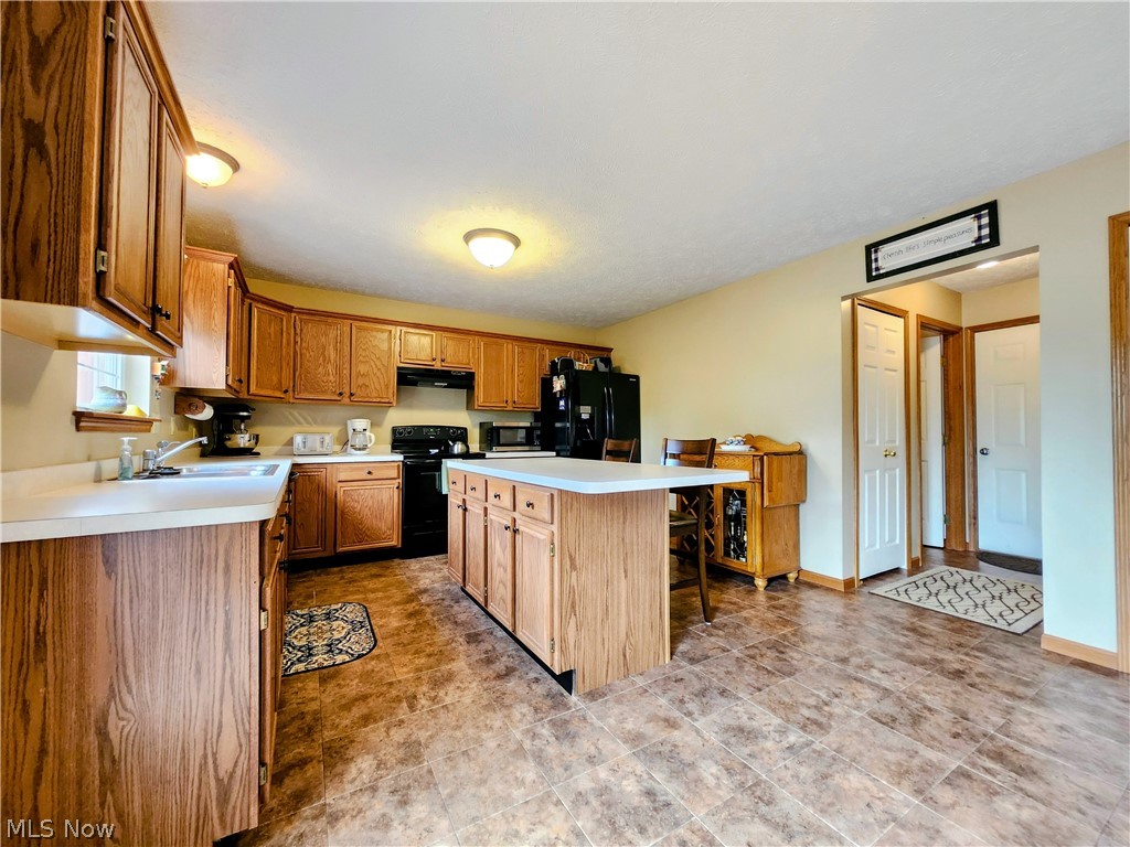 107 Cedar Chardon OH 44024