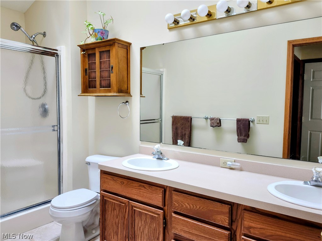 107 Cedar Chardon OH 44024