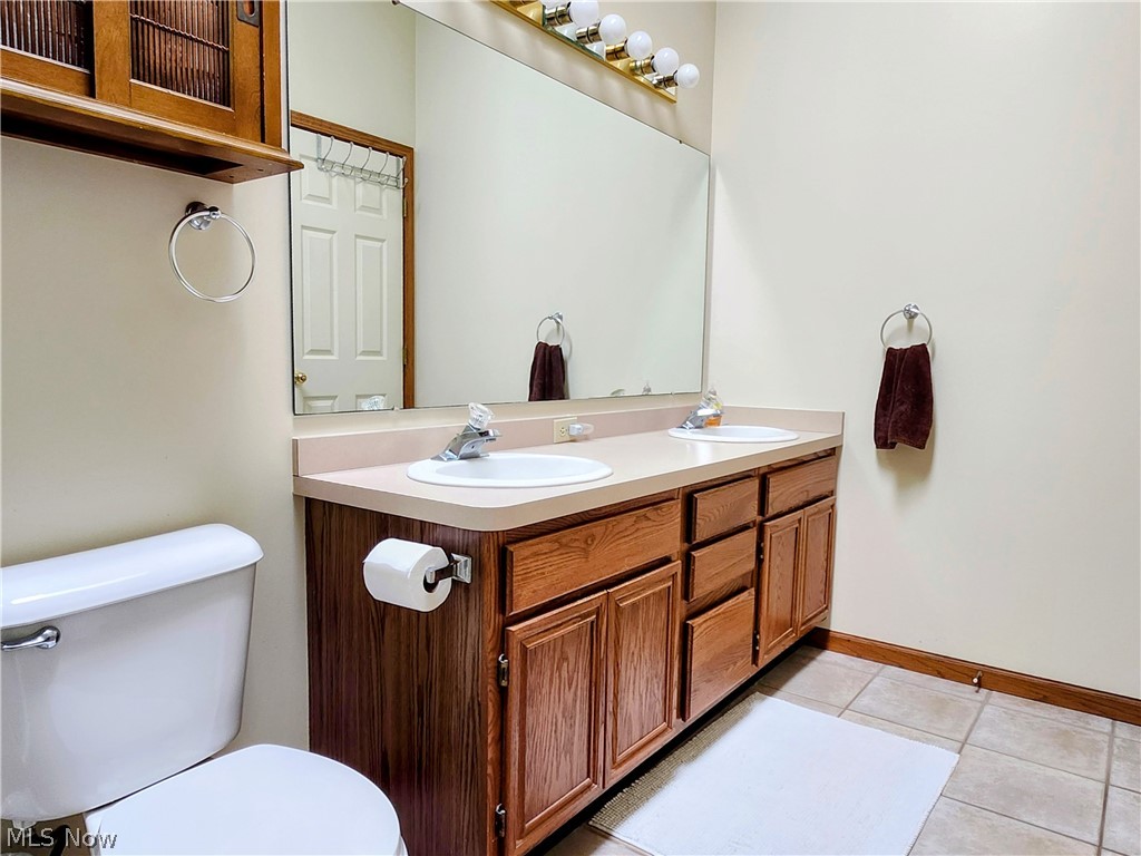 107 Cedar Chardon OH 44024