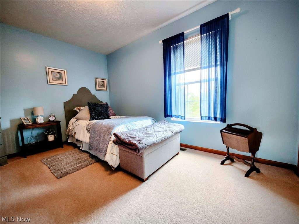 107 Cedar Chardon OH 44024