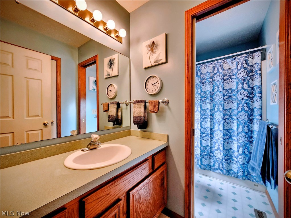 107 Cedar Chardon OH 44024